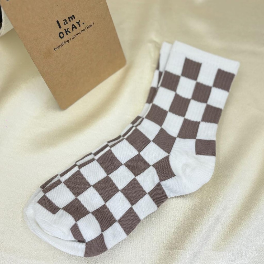 ｜原野生活CWhisper｜現貨秋冬 美拉德 麻花紋理 線條 撞色 格紋 愛心 微笑 中筒襪 韓系襪子-細節圖9