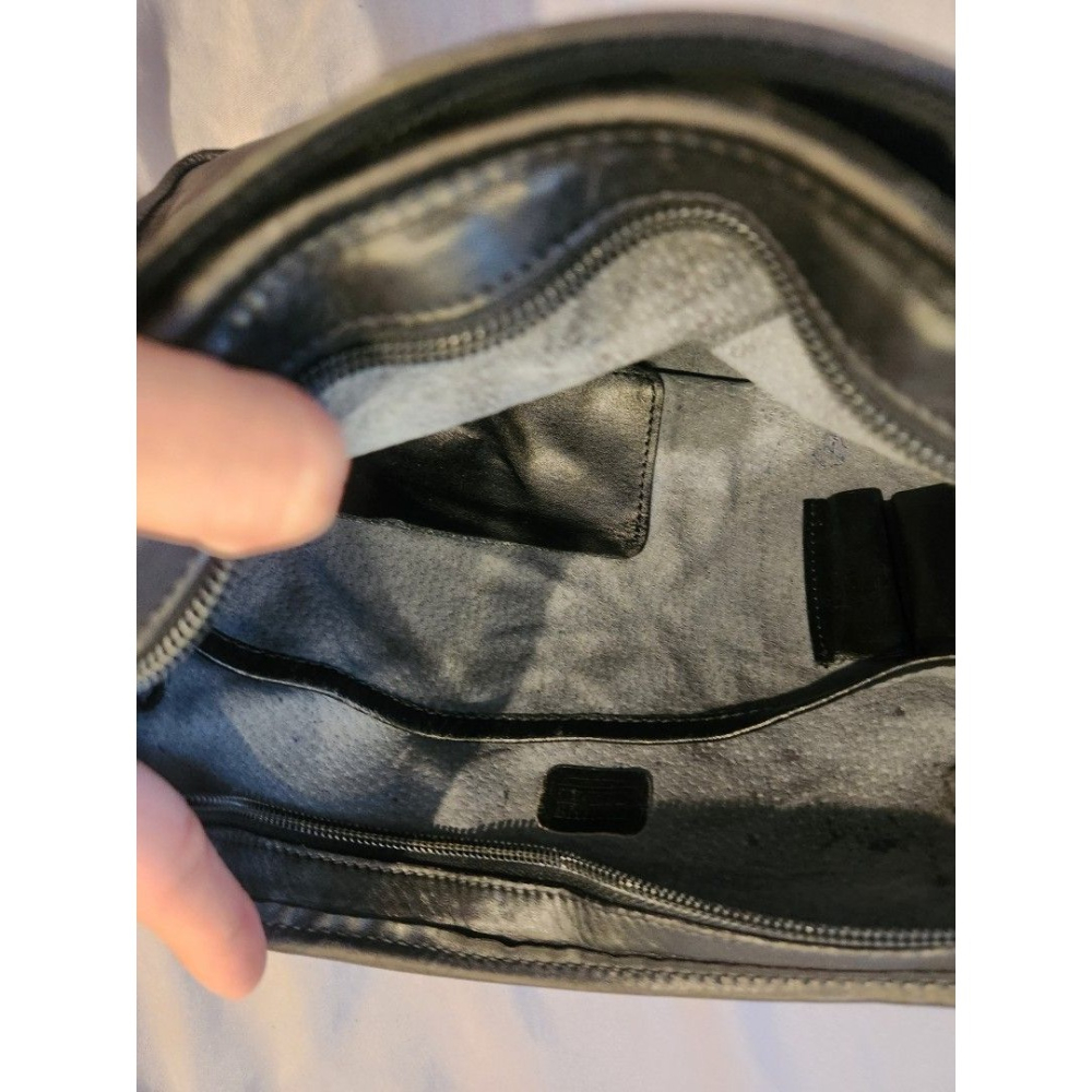 LOEWE 男生真皮手拿包 二手 七成新-細節圖6