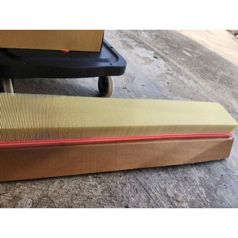 【友效濾】汽車引擎空氣濾芯 台灣製 高品質 PORSCHE Panamera 16--細節圖2