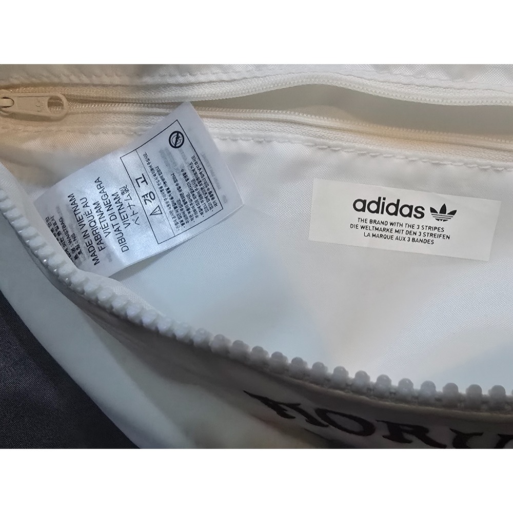 adidas x Fiorucci 小天使 運動腰包 尺寸:8cm x 30cm x 15cm-細節圖5