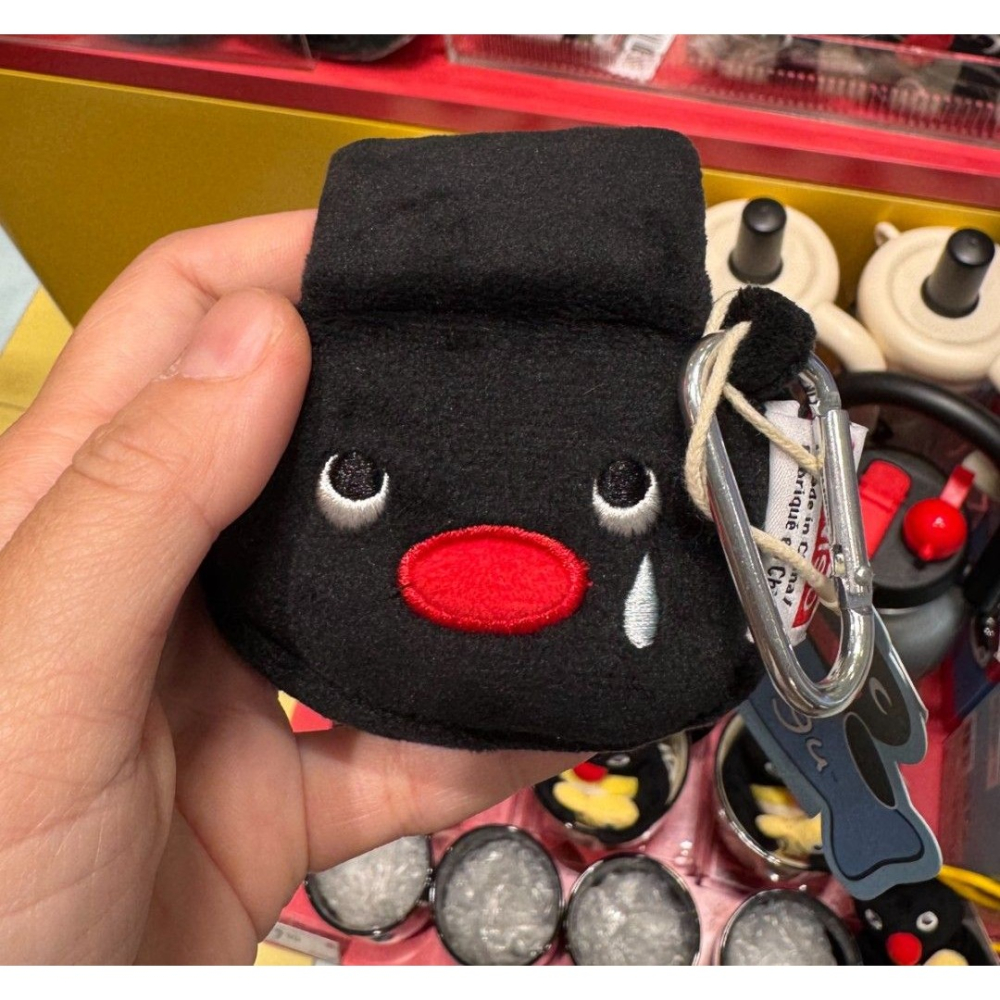 新加坡限定代購 pingu企鵝家族 哭臉 耳機包