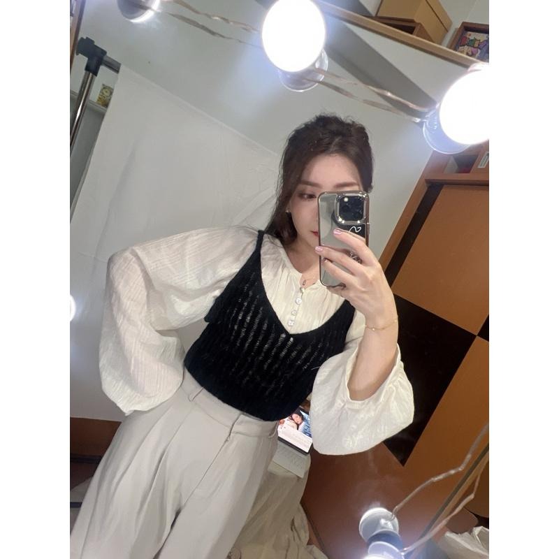 [25S0210]🇰🇷正韓空運(現貨+預購)/韓國代購/正韓選品/春夏新品/百搭羊毛簍空短版針織細肩背心 馬甲背心(兩色-細節圖2