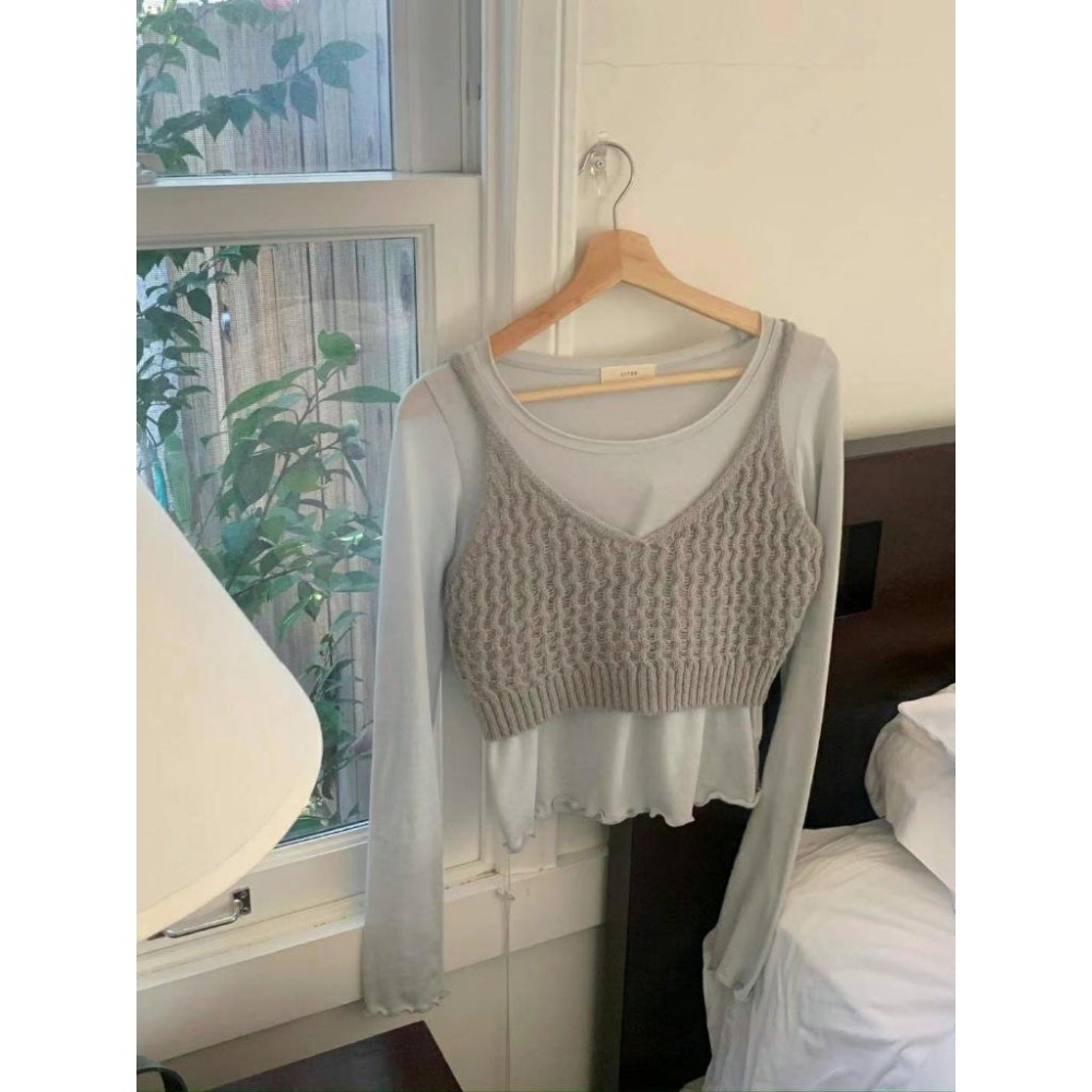 [25S0210]🇰🇷正韓空運(現貨+預購)/韓國代購/正韓選品/春夏新品/百搭羊毛簍空短版針織細肩背心 馬甲背心(兩色-細節圖3