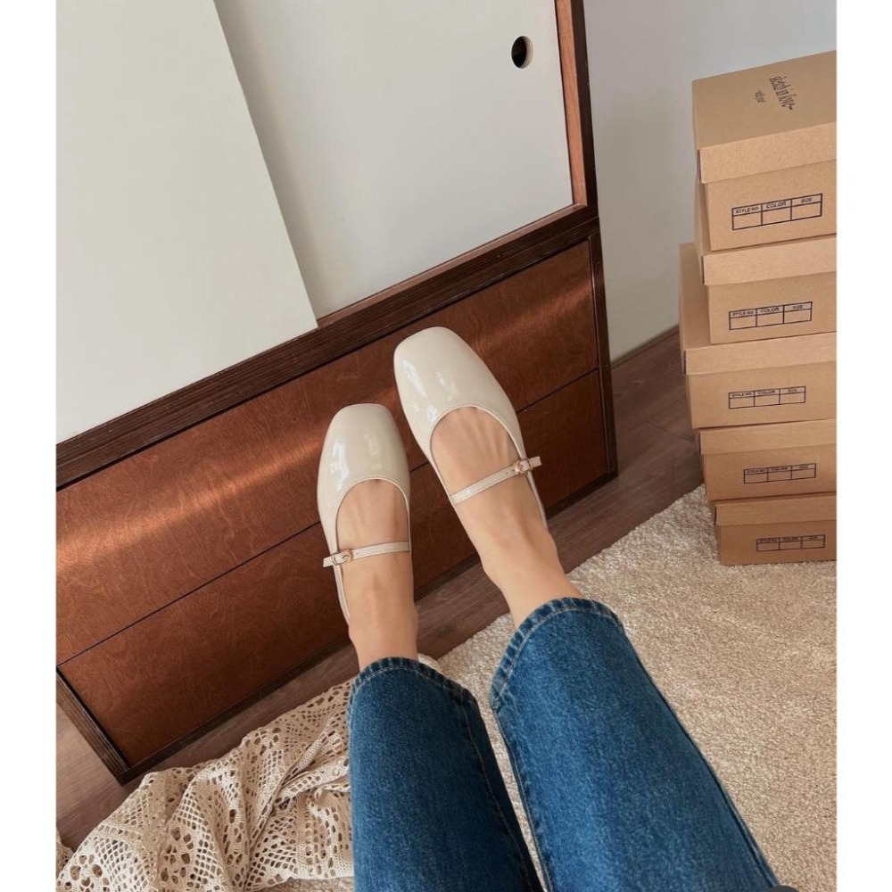 [24S0509]🇰🇷正韓空運(現貨+預購)/韓國代購/春夏新品/方頭低跟漆皮手工娃娃鞋 瑪莉珍鞋(四色)-細節圖6