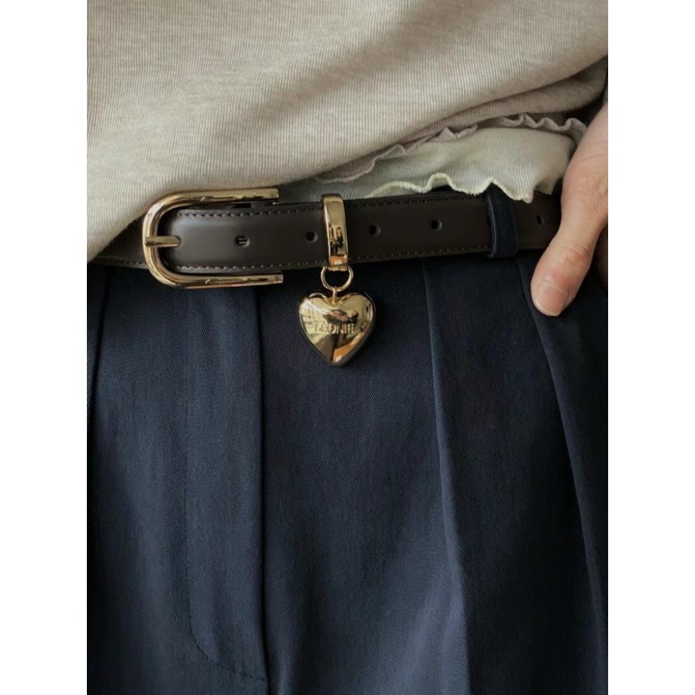 [24S0506]🇰🇷正韓空運(預購)/韓國代購/春夏新品/復古愛心吊墜牛皮皮帶(兩色)-細節圖2