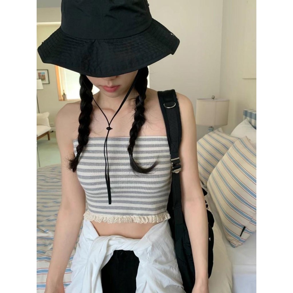 [24S0423]🇰🇷正韓空運【小資款】(現貨)/韓國代購/春夏新品/條紋蕾絲下擺平口小可愛(兩色)-細節圖5