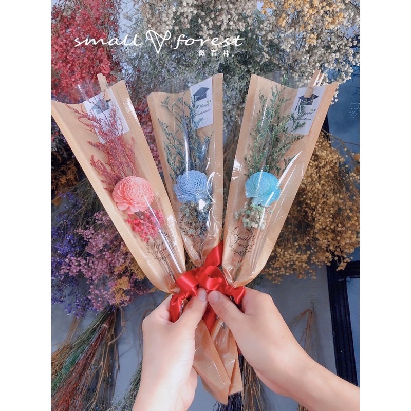 買五送一 畢業花束 畢業送禮 康乃馨花束 母親節 香皂花 禮物 花束 乾燥花 單支花束 滿天星而-細節圖2