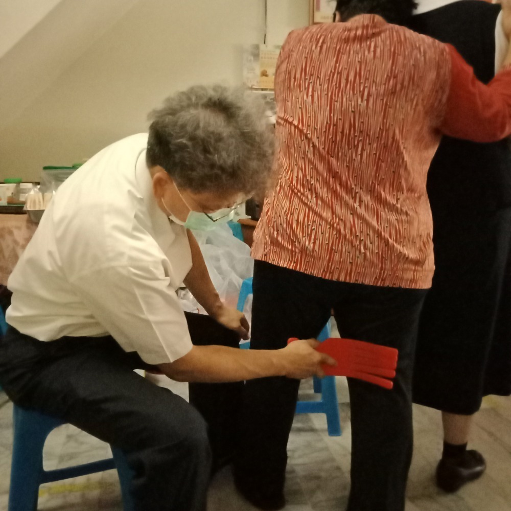 專業人士愛用 正氣能量拍 中華經絡 拍痧板 拍痧手（紅色） 按摩拍 Massage board-細節圖2