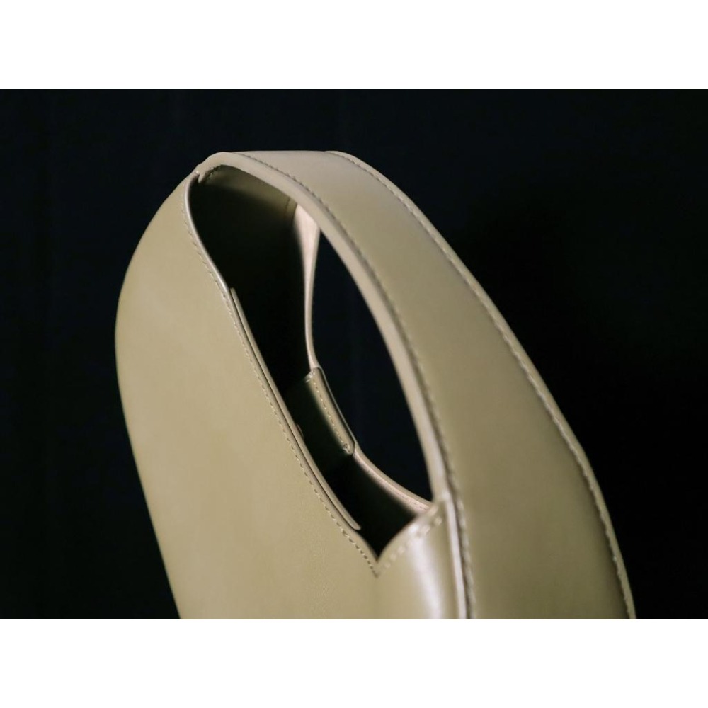 ：常花二手：🇯🇵 FRAY I.D ✿ 簡約半月造型肩背包（實拍照請看下方商品說明欄）日牌正品 現貨-細節圖8