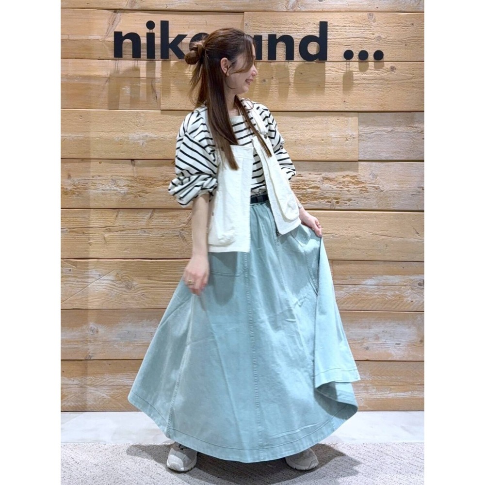 ：常花二手：🇯🇵 niko and... ✿ 經典定番腰帶造型牛仔Ａ字裙（實拍照請看下方商品說明欄）日牌正品 現貨-細節圖4
