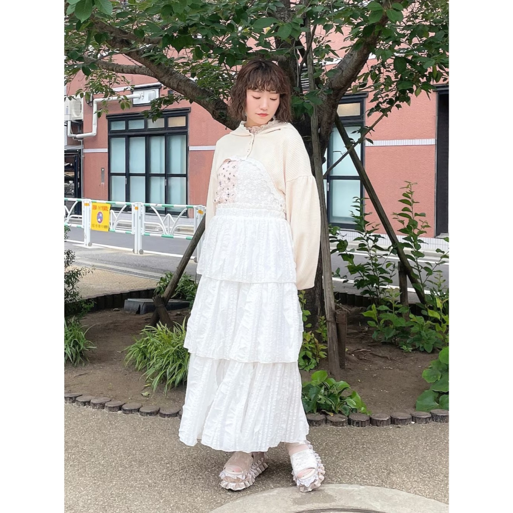 ：常花二手：🇯🇵 merry jenny ✿ 蕾絲滾邊短版造型連帽外套（實拍照請看下方商品說明欄）日牌正品 現貨-細節圖7