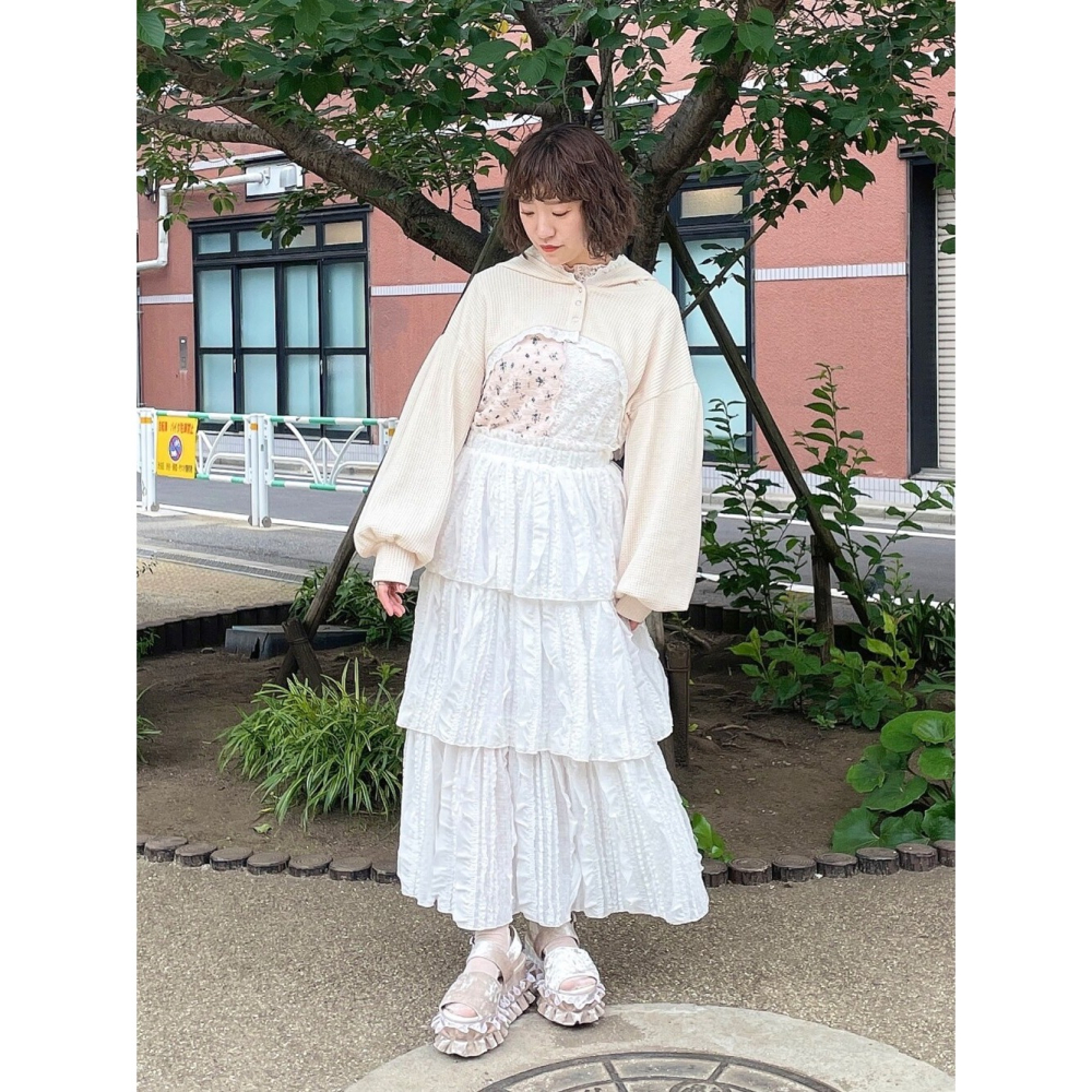 ：常花二手：🇯🇵 merry jenny ✿ 蕾絲滾邊短版造型連帽外套（實拍照請看下方商品說明欄）日牌正品 現貨-細節圖10