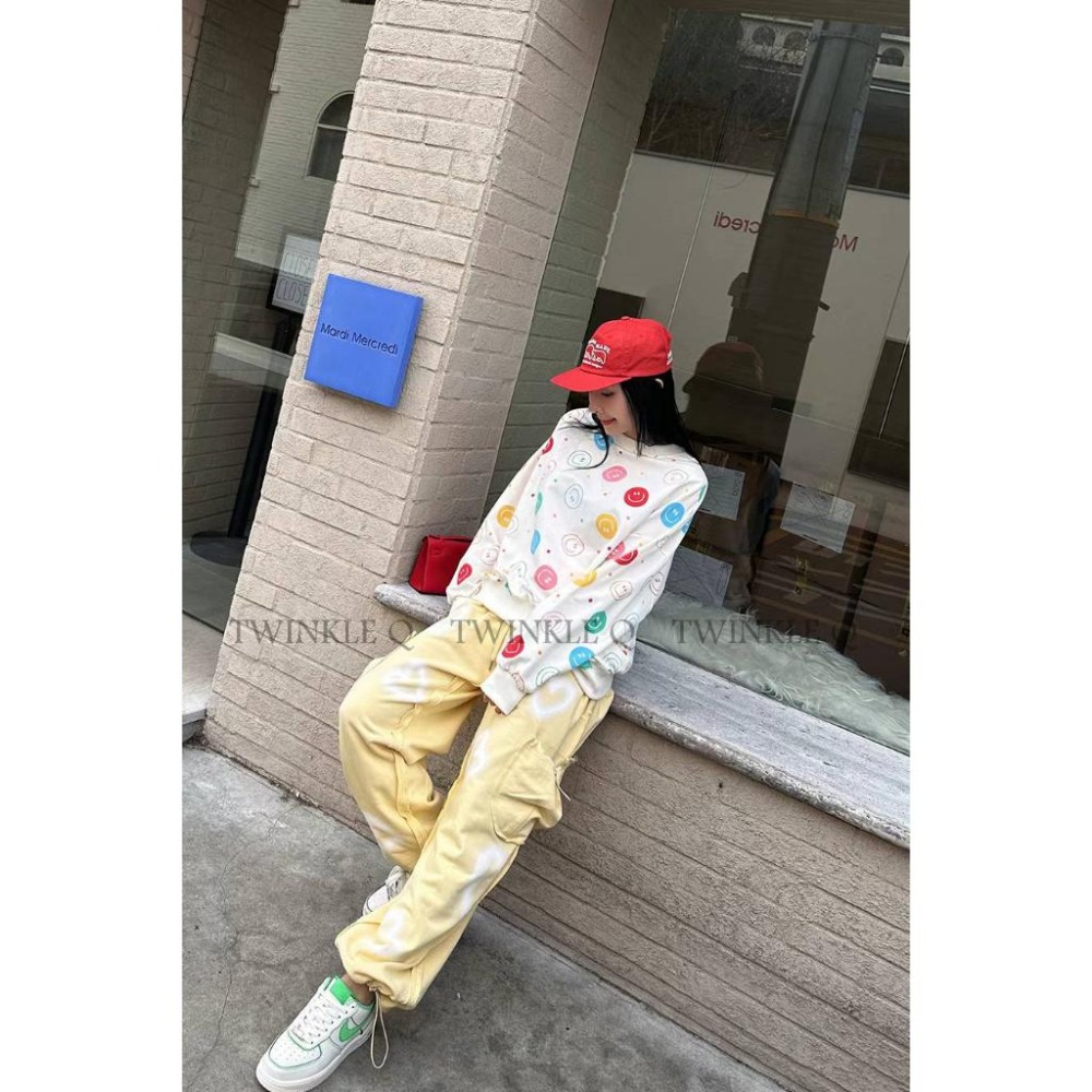 🎀 Twinkle Q 🎀-預購✈️正韓🇰🇷東大門 大學t 滿版 彩色 笑臉 印花 休閒上衣 長袖t恤 大學踢-細節圖6