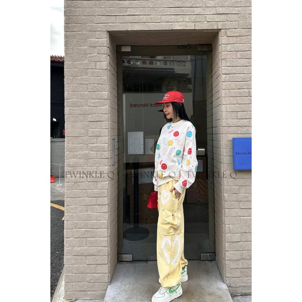 🎀 Twinkle Q 🎀-預購✈️正韓🇰🇷東大門 大學t 滿版 彩色 笑臉 印花 休閒上衣 長袖t恤 大學踢-細節圖8