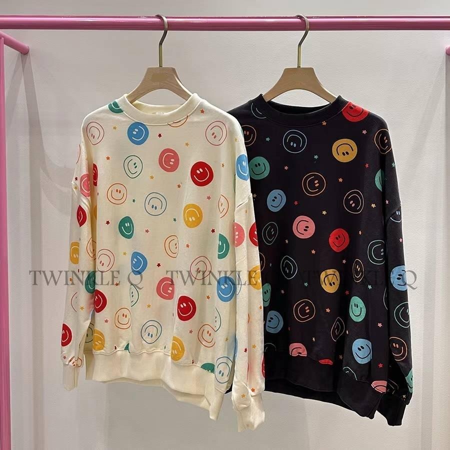🎀 Twinkle Q 🎀-預購✈️正韓🇰🇷東大門 大學t 滿版 彩色 笑臉 印花 休閒上衣 長袖t恤 大學踢-細節圖9