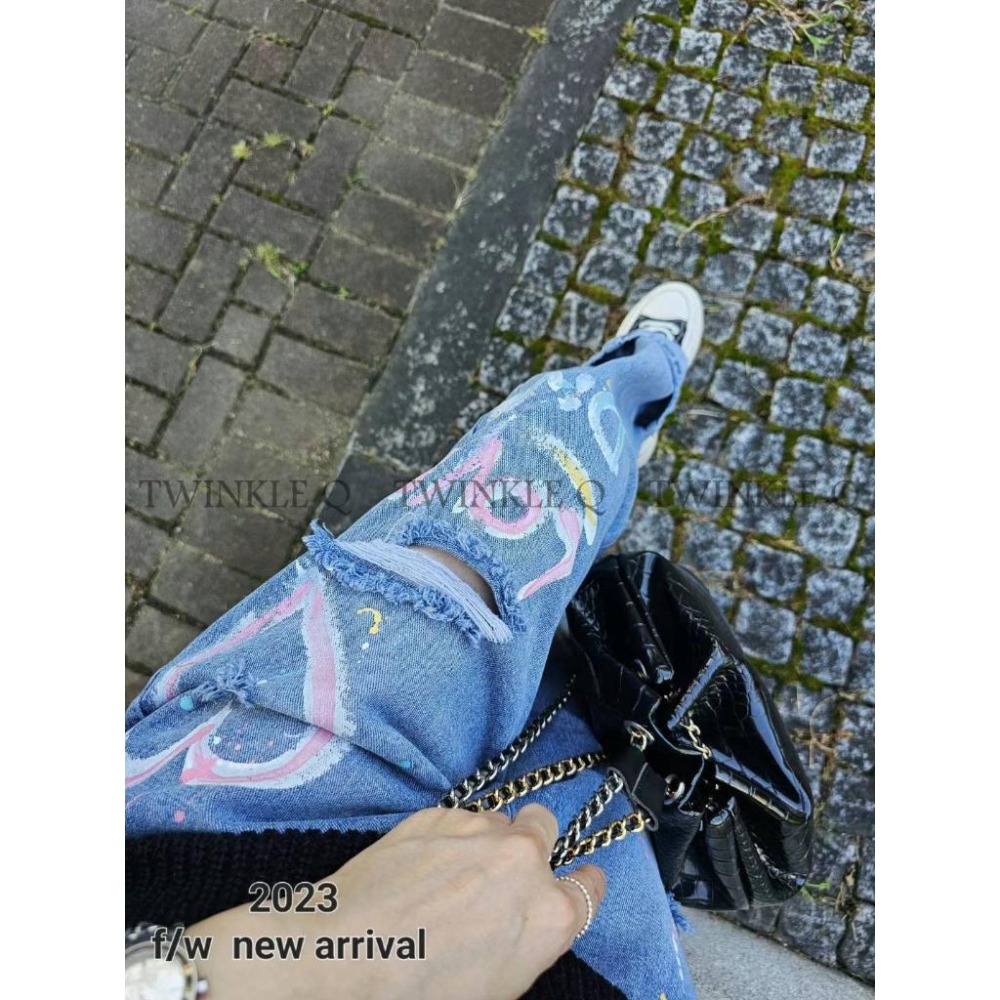 🎀 Twinkle Q 🎀-預購✈️正韓🇰🇷東大門 彩繪 塗鴉 愛心 字母 休閒 牛仔褲 長褲-細節圖5