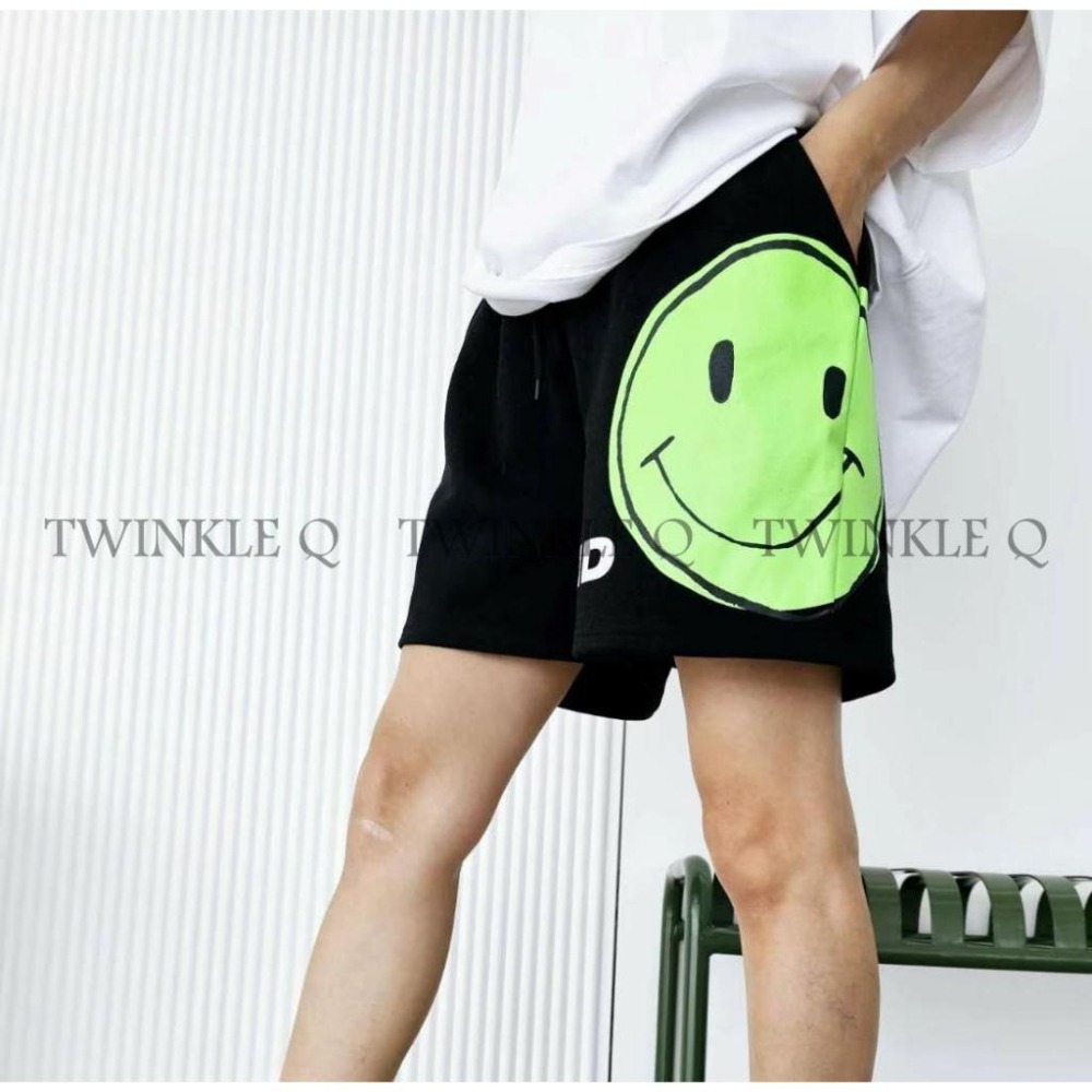 🎀 Twinkle Q 🎀-預購✈️正韓🇰🇷東大門 螢光 笑臉 字母 鬆筋 休閒 短褲-細節圖2