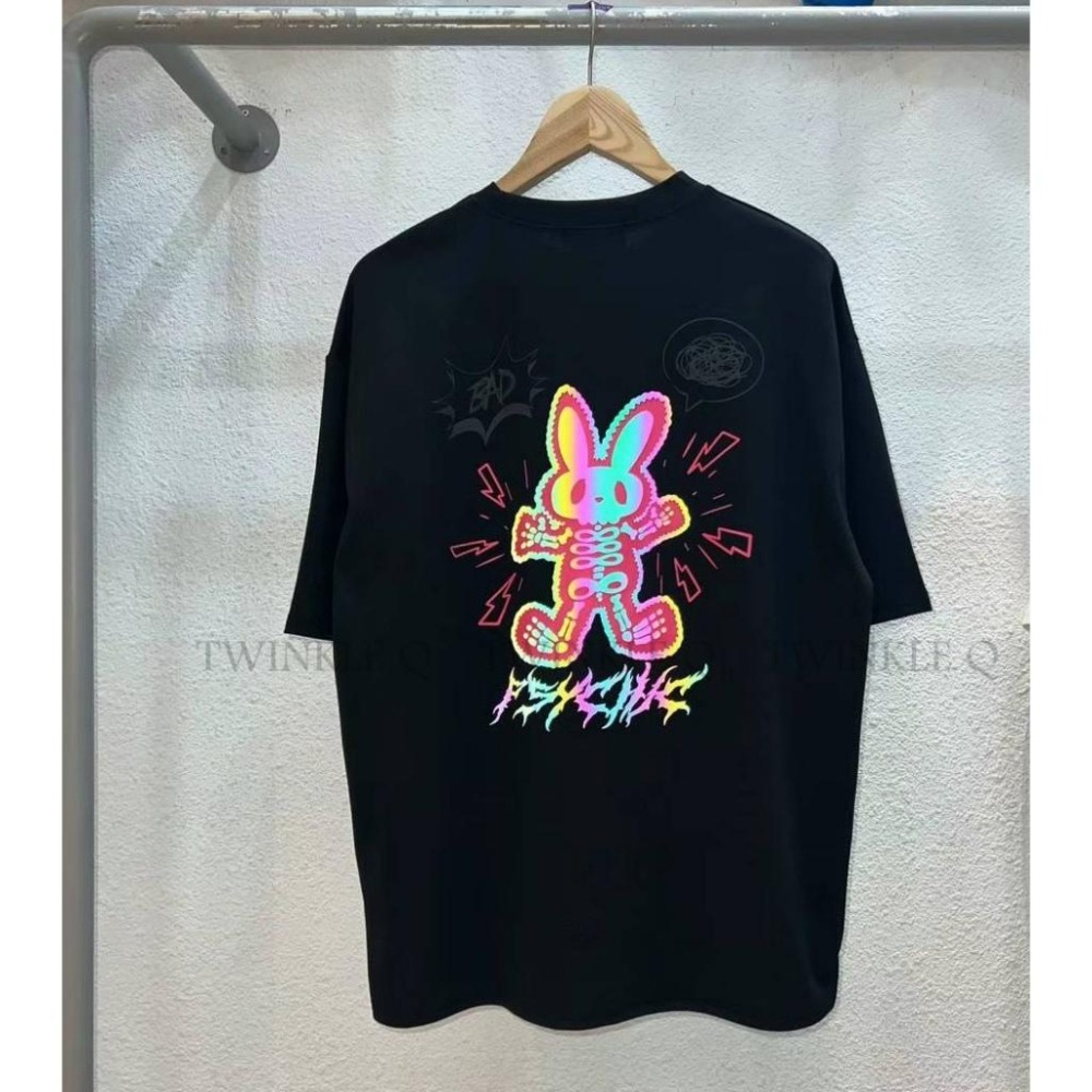 Twinkle Q韓國代購-預購✈️東大門🔥南大門正韓 短袖t恤 觸電 兔兔 反光 休閒上衣 短t t恤 男女 中性-細節圖3