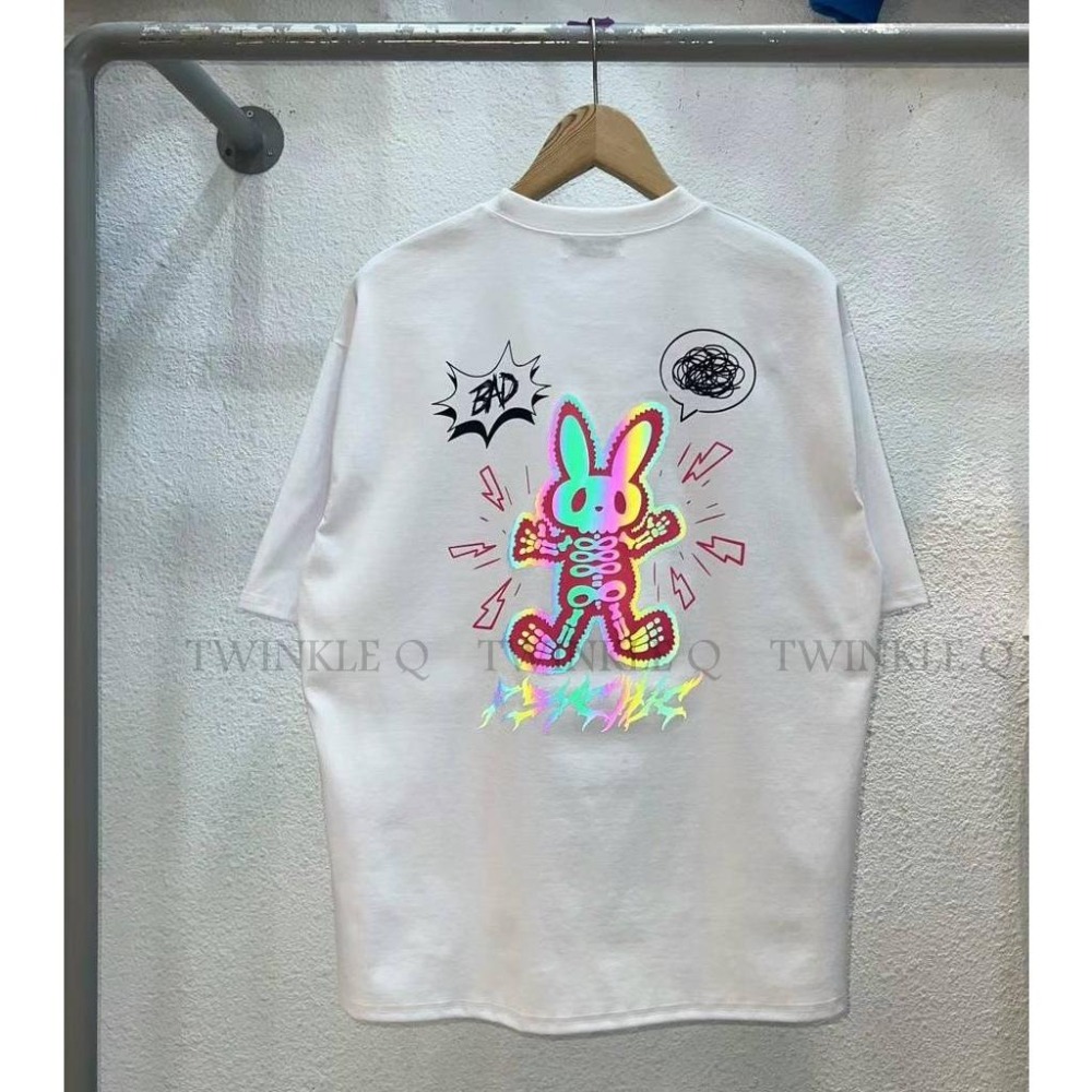 Twinkle Q韓國代購-預購✈️東大門🔥南大門正韓 短袖t恤 觸電 兔兔 反光 休閒上衣 短t t恤 男女 中性-細節圖5