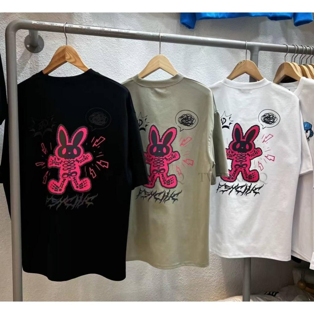 Twinkle Q韓國代購-預購✈️東大門🔥南大門正韓 短袖t恤 觸電 兔兔 反光 休閒上衣 短t t恤 男女 中性-細節圖8
