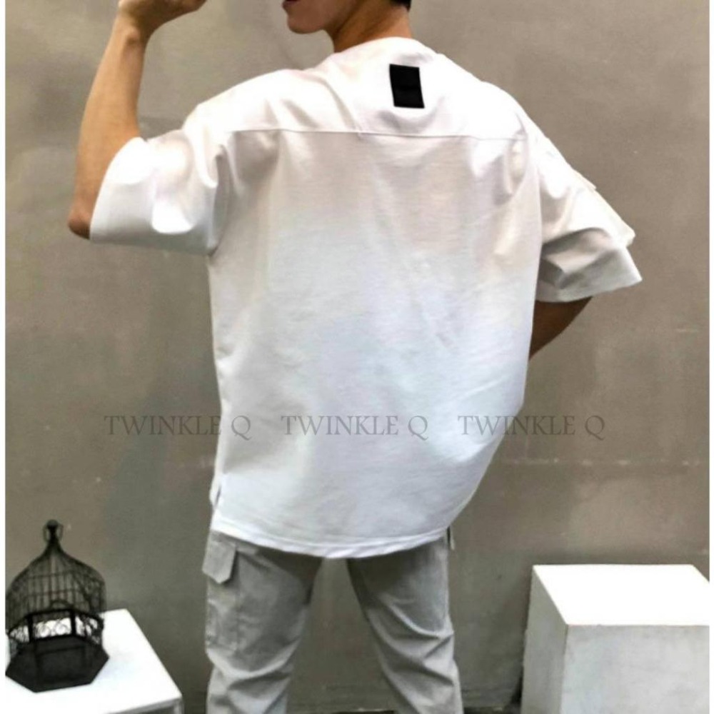 Twinkle Q韓國代購-預購✈️東大門🔥南大門正韓 短袖t恤 雙口袋 工裝 下擺開叉 休閒上衣 短袖上衣-細節圖6