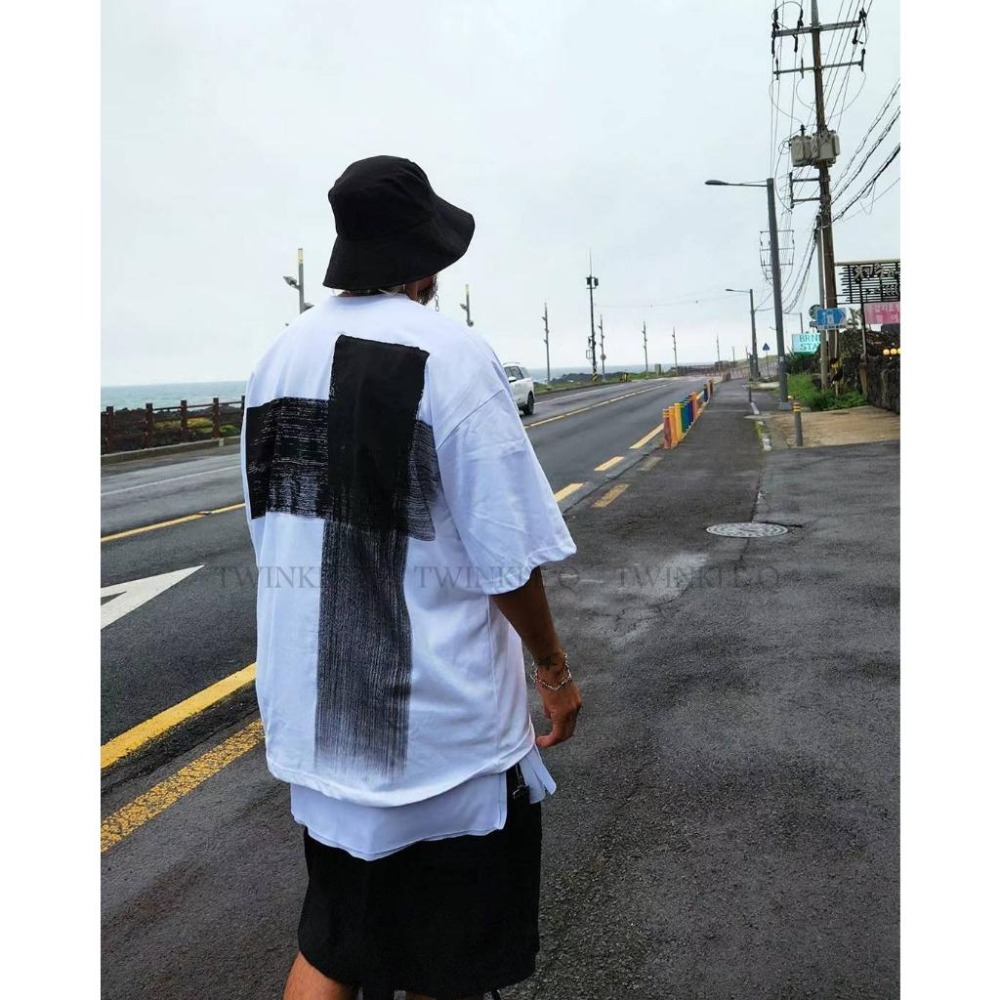 Twinkle Q韓國代購-預購✈️東大門🔥南大門正韓 短袖t恤 刷漆 手繪製作 寬鬆 落肩 短袖上衣 休閒 男女 中性-細節圖4