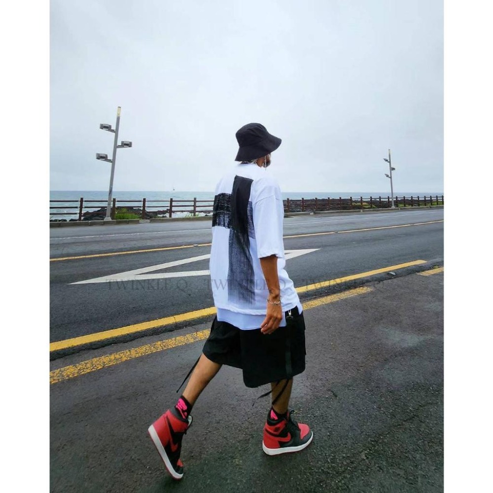 Twinkle Q韓國代購-預購✈️東大門🔥南大門正韓 短袖t恤 刷漆 手繪製作 寬鬆 落肩 短袖上衣 休閒 男女 中性-細節圖6