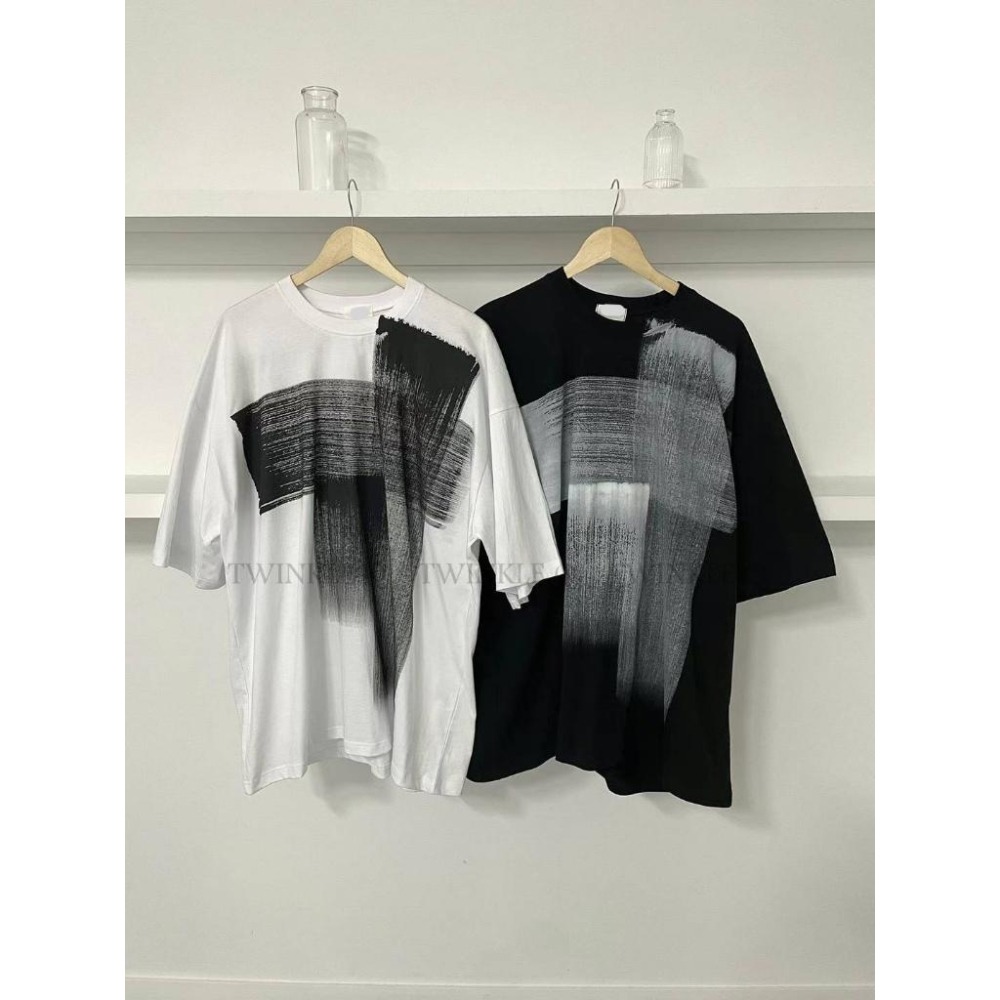 Twinkle Q韓國代購-預購✈️東大門🔥南大門正韓 短袖t恤 刷漆 手繪製作 寬鬆 落肩 短袖上衣 休閒 男女 中性-細節圖7