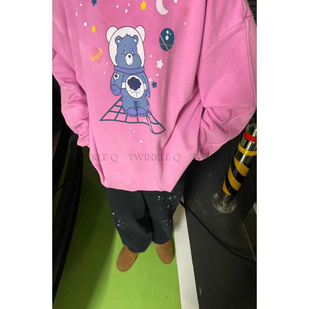 🎀TwinkleQ韓國代購-預購✈️東大門🔥南大門正韓 大學t 太空彩虹熊 圖案印花 水洗t 寬鬆 休閒 長t 大學踢-細節圖7