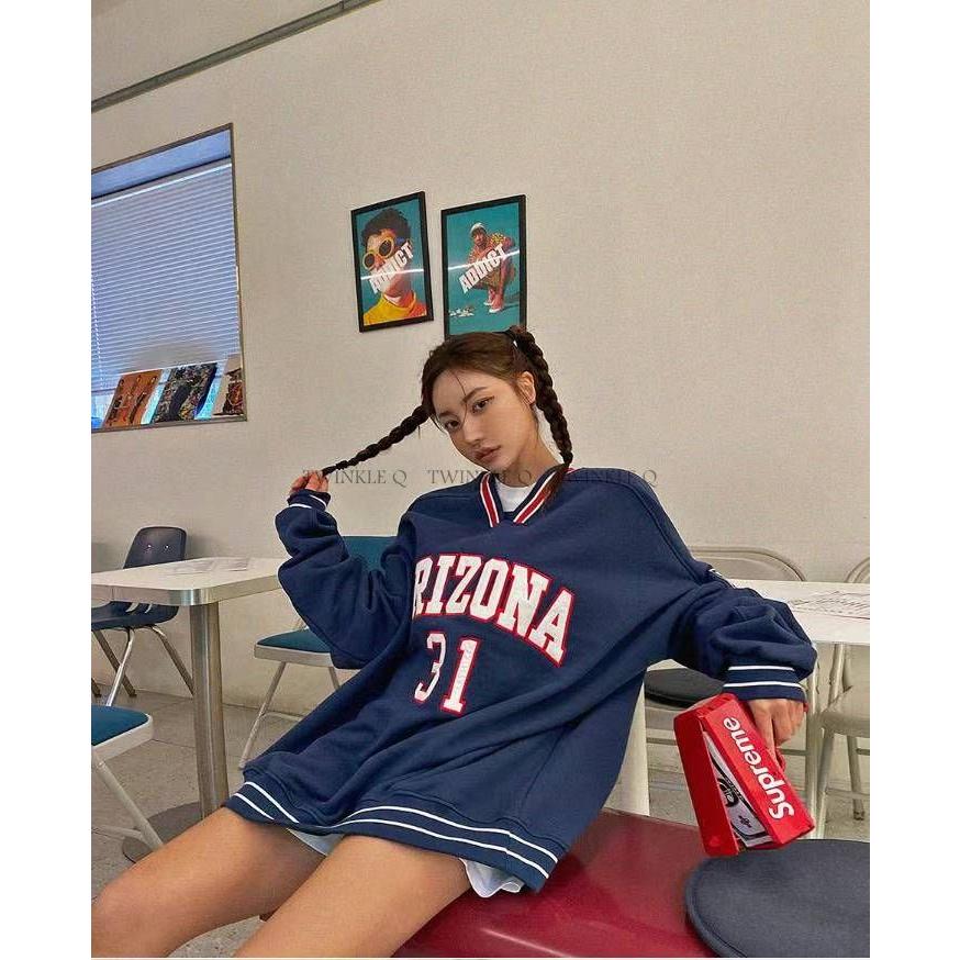 Twinkle Q韓國代購(現貨＋預購)✈️東大門🔥南大門正韓 棒球上衣 V領 字母 刺繡 大學t 休閒上衣 男女 中性-細節圖4