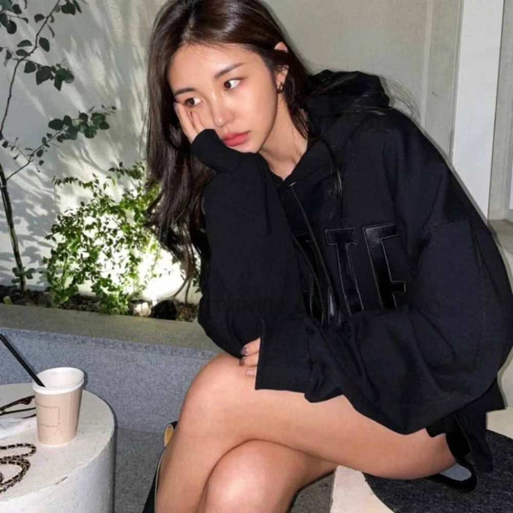 🎀Twinkle Q韓國代購-預購✈️東大門🔥南大門正韓 連帽t恤 大字母 簡約 百搭 連帽上衣 長t 帽t 男女中性-細節圖6