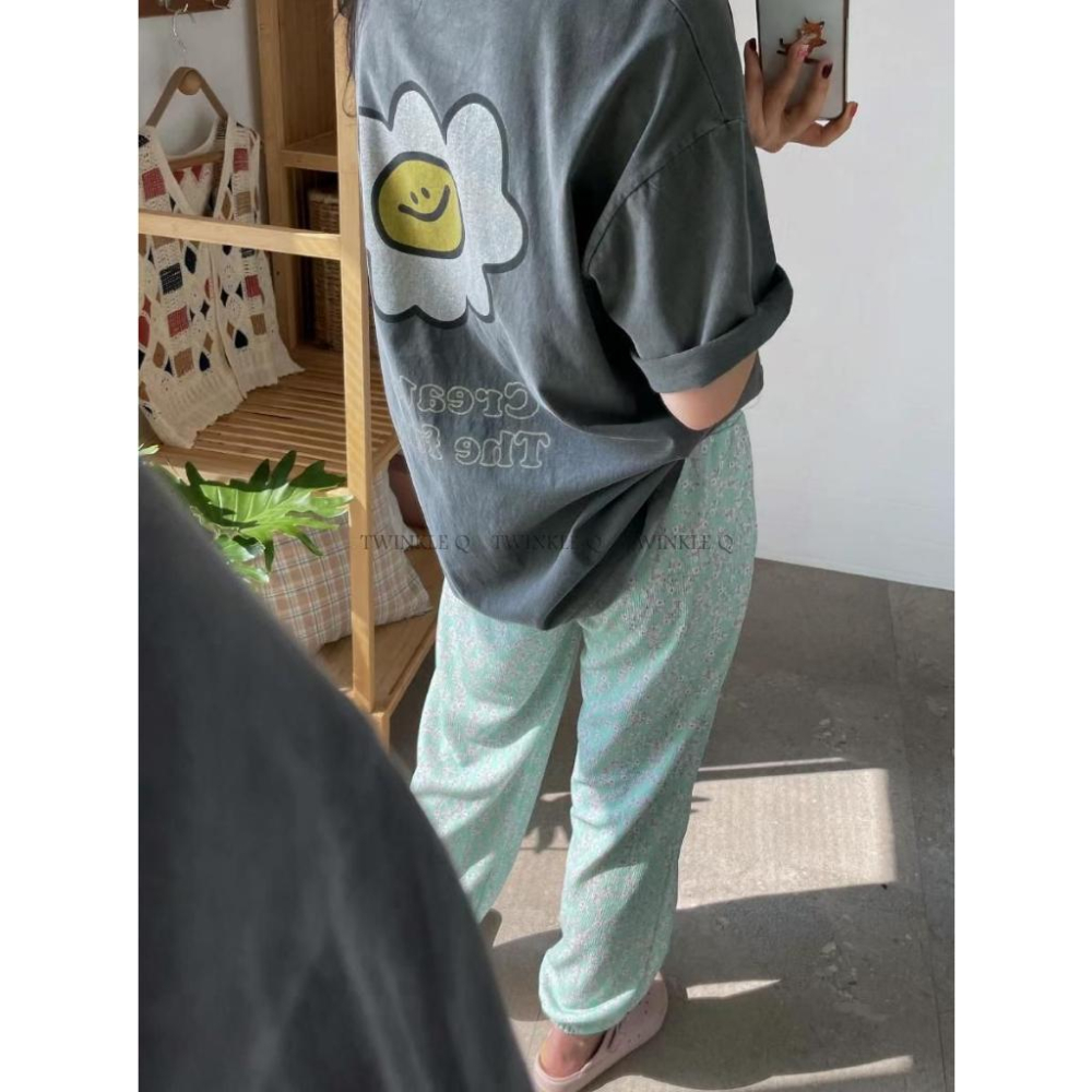 🎀Twinkle Q韓國代購(現貨+預購)南大門正韓🇰🇷 微笑荷包蛋 圖案 字母印花T恤 短袖上衣 韓國t恤 男女 中性-細節圖3