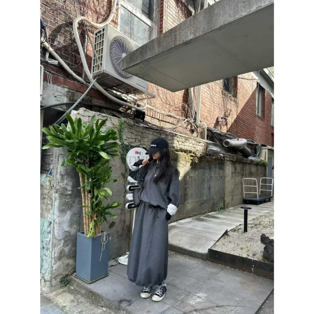 🎀TwinkleQ韓國代購BUY好物-預購✈️正韓🇰🇷 連帽上衣 素色 百搭 拉繩 露肩 長袖上衣 連帽衫 帽t-細節圖5