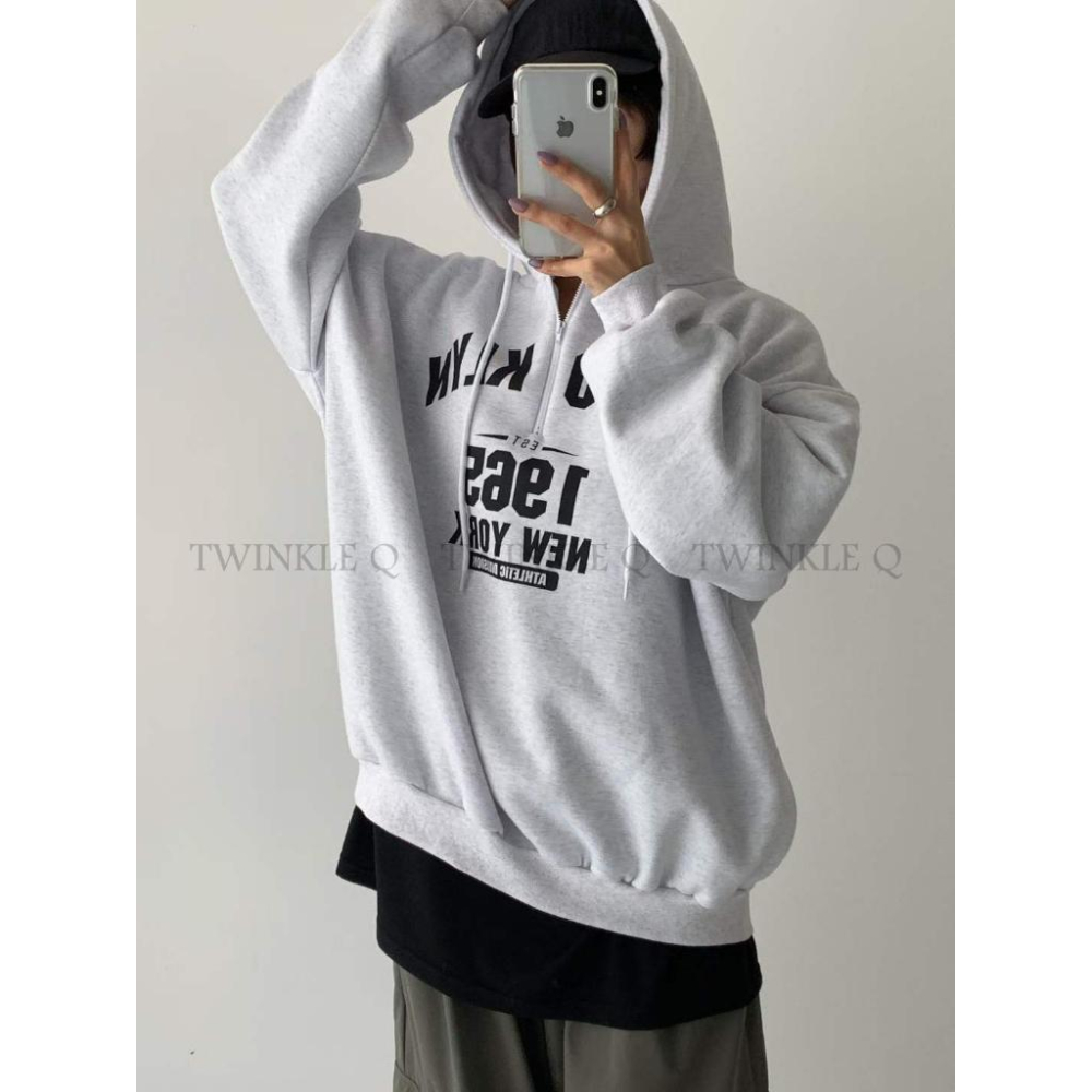🎀TwinkleQ韓國代購BUY好物-預購✈️正韓🇰🇷 半拉鍊連帽t恤 字母印花 寬鬆 落肩 長袖上衣 連帽上衣 帽t-細節圖4