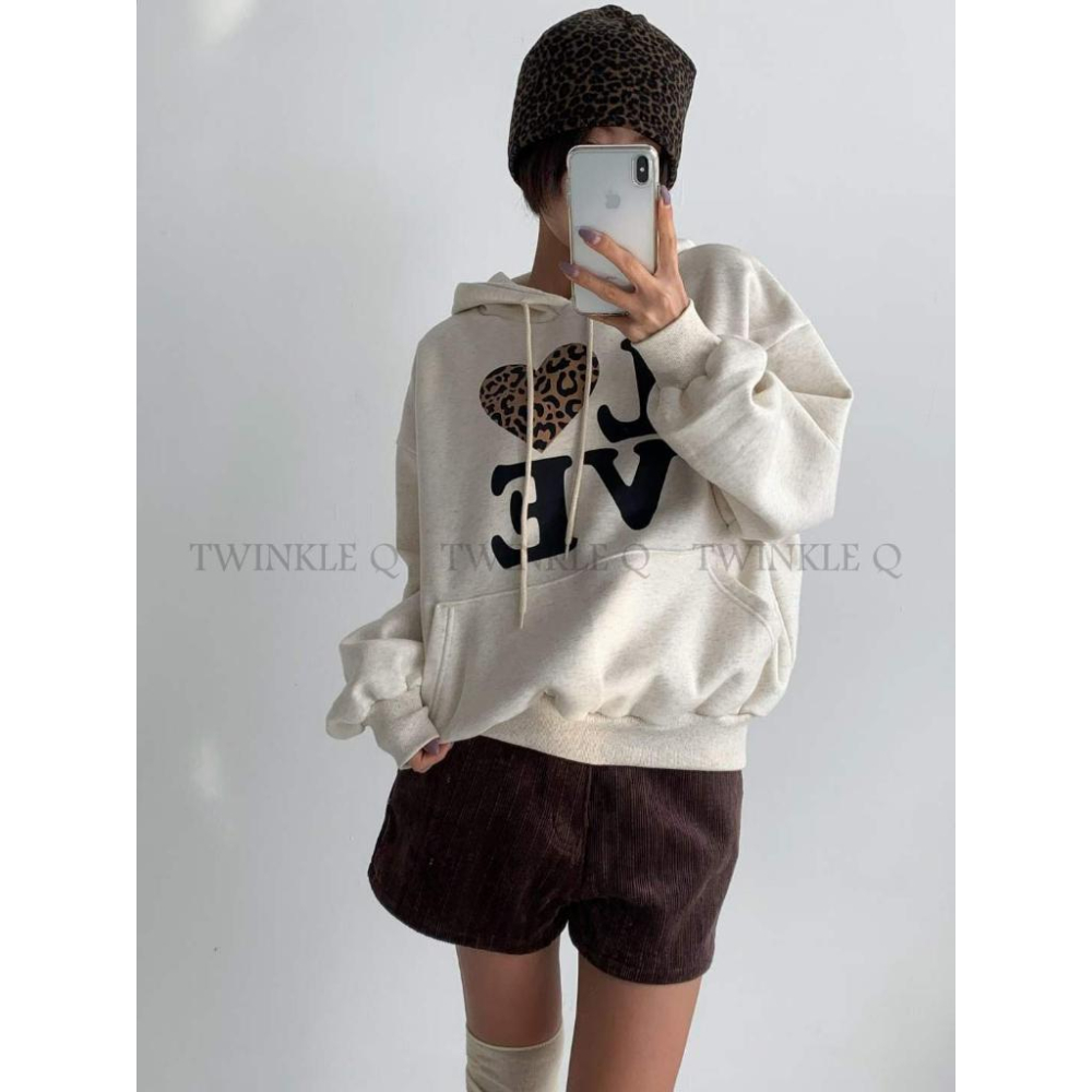 🎀TwinkleQ韓國代購BUY好物-預購✈️正韓🇰🇷 連帽t恤 愛心 豹紋 寬鬆 連帽上衣 長袖t恤 連帽衫 帽t-細節圖5