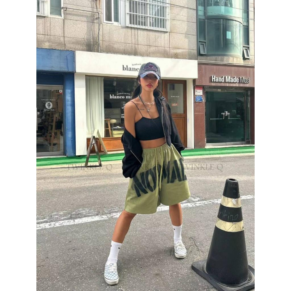🎀Twinkle Q韓國代購-預購✈️東大門🔥南大門正韓🇰🇷 休閒短褲 噴漆 字母 寬鬆 鬆緊 短褲 男女 中性-細節圖7