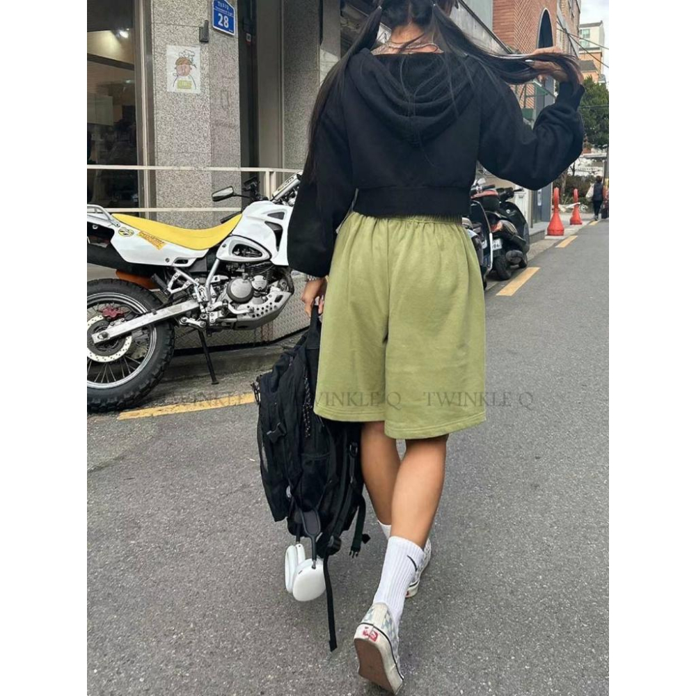 🎀Twinkle Q韓國代購-預購✈️東大門🔥南大門正韓🇰🇷 休閒短褲 噴漆 字母 寬鬆 鬆緊 短褲 男女 中性-細節圖8