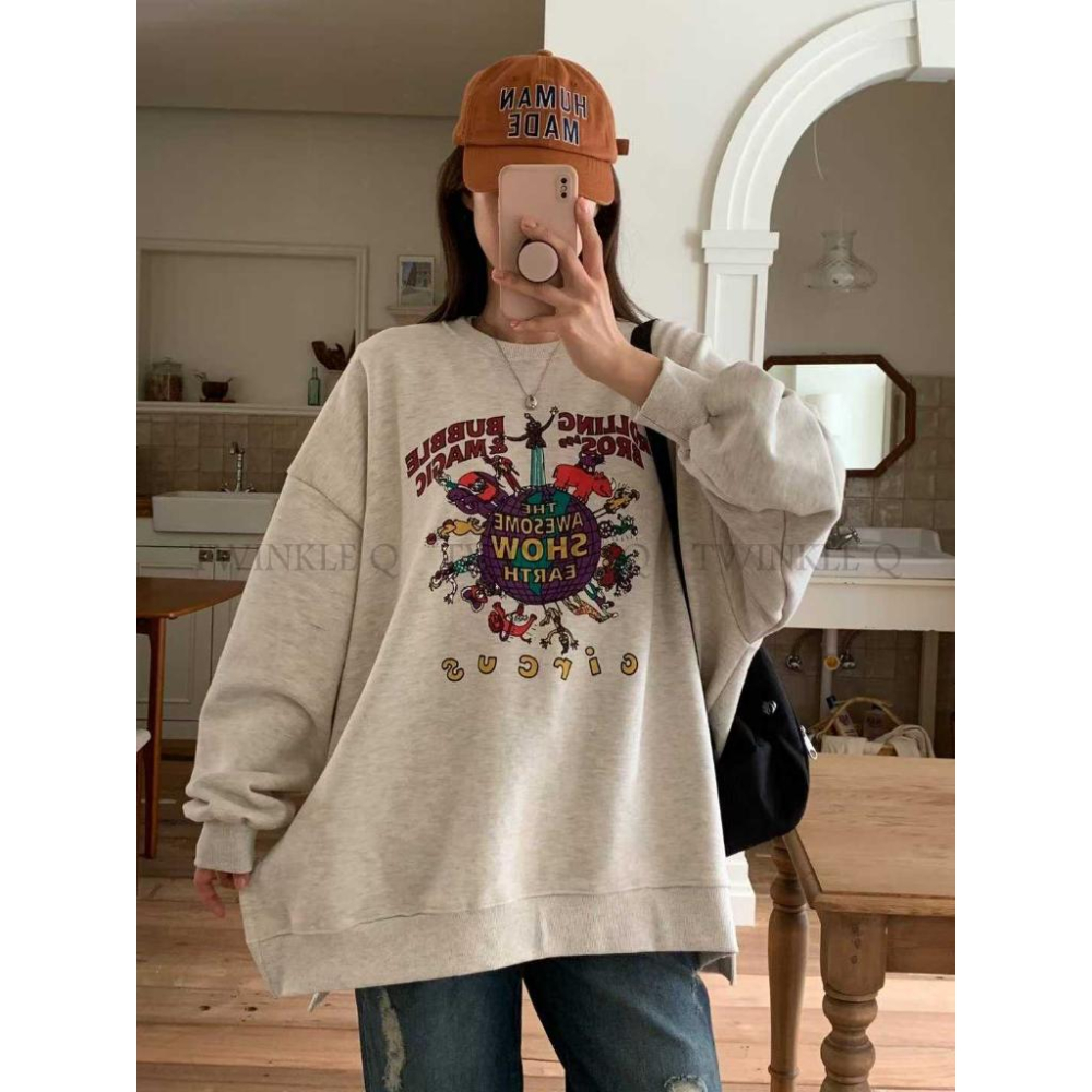 🎀TwinkleQ韓國代購-預購✈️東大門🔥南大門正韓 大學t 馬戲團 印花 寬鬆上衣 側邊開衩 休閒 長t 大學踢-細節圖5