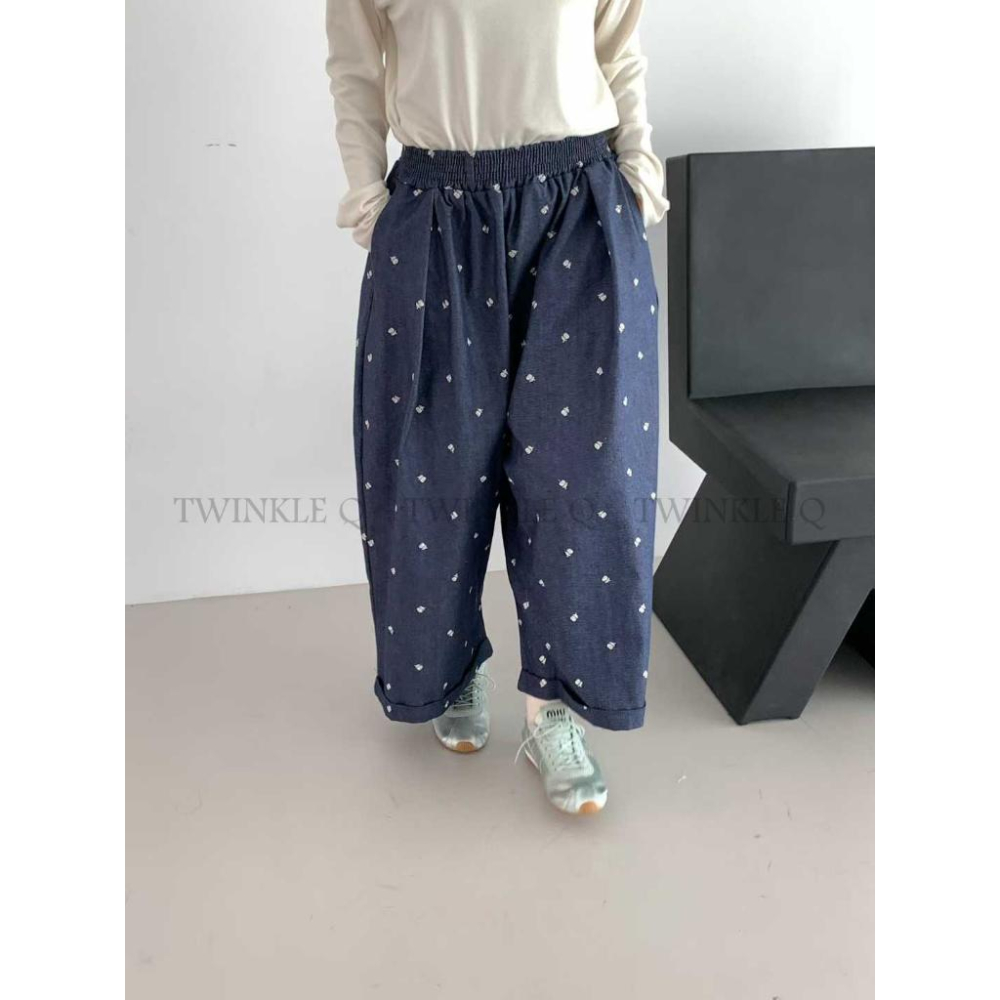 🎀TwinkleQ韓國代購BUY好物-預購✈️正韓🇰🇷 休閒長褲 刺繡 抓皺 美式休閒 日系文藝感 口袋 鬆緊 長褲-細節圖3