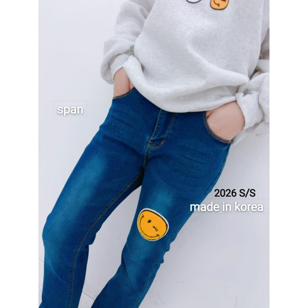 🎀TwinkleQ韓國代購BUY好物-預購✈️正韓🇰🇷 牛仔長褲 笑臉 貼布 復古 小喇叭 修身 彈性 刷白 牛仔褲-細節圖2