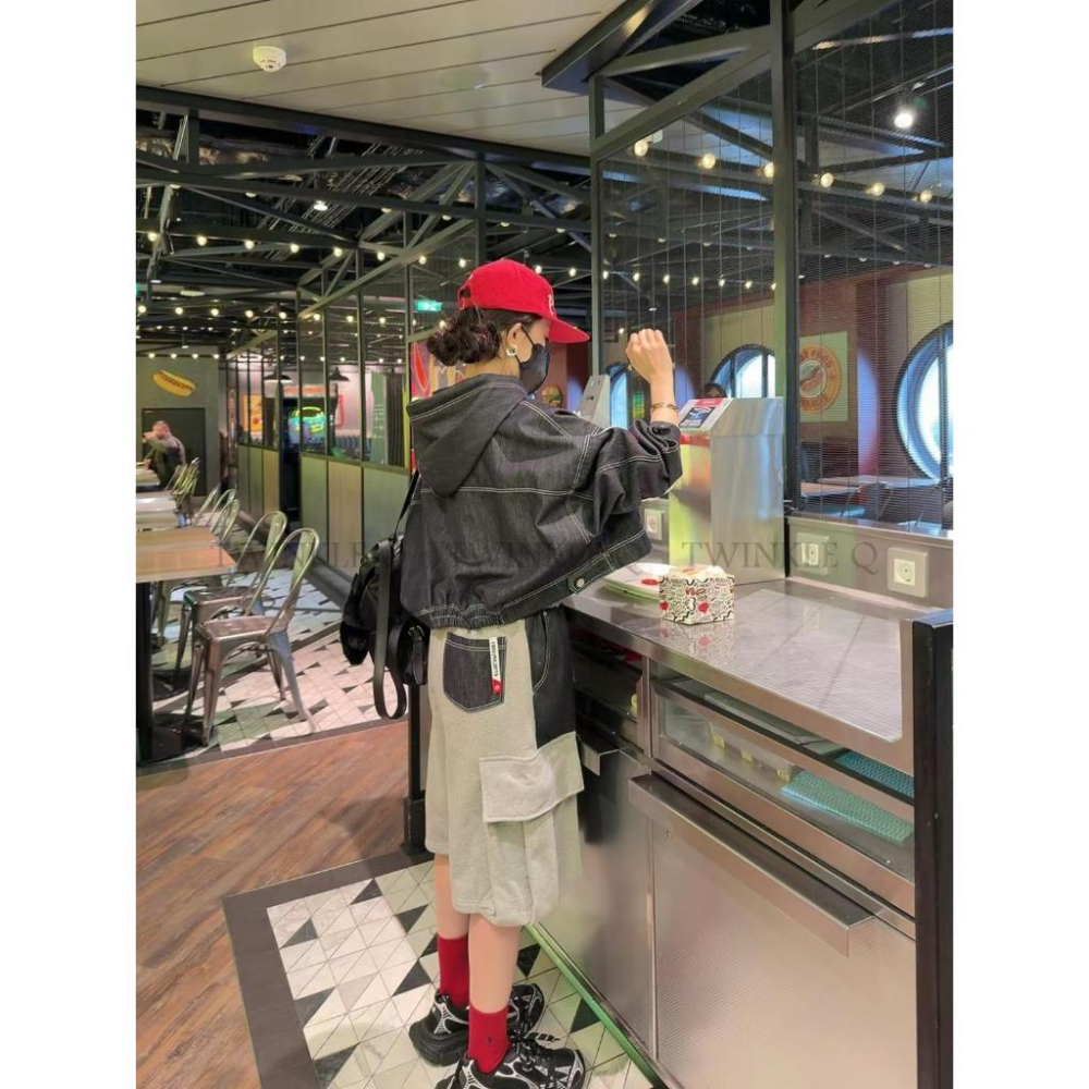🎀TwinkleQ韓國代購BUY好物-預購✈️正韓🇰🇷 牛仔連帽外套 休閒短褲 大口袋 鬆緊 異材質 撞色 工裝短褲-細節圖6
