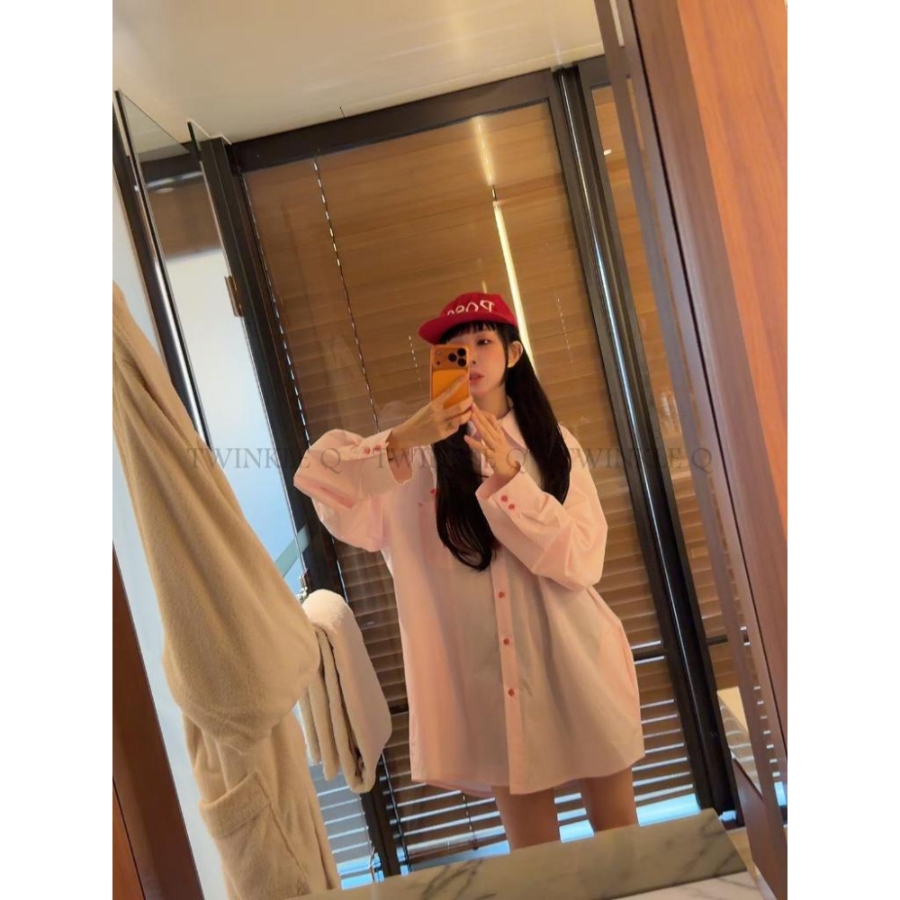 🎀TwinkleQ韓國代購BUY好物-預購✈️正韓🇰🇷 長袖襯衫 正反蝴蝶結 字母印花 寬鬆上衣 襯衫外套 休閒 襯衫-細節圖2