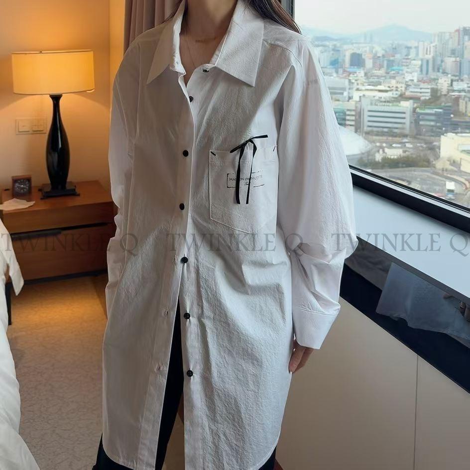 🎀TwinkleQ韓國代購BUY好物-預購✈️正韓🇰🇷 長袖襯衫 正反蝴蝶結 字母印花 寬鬆上衣 襯衫外套 休閒 襯衫-細節圖7