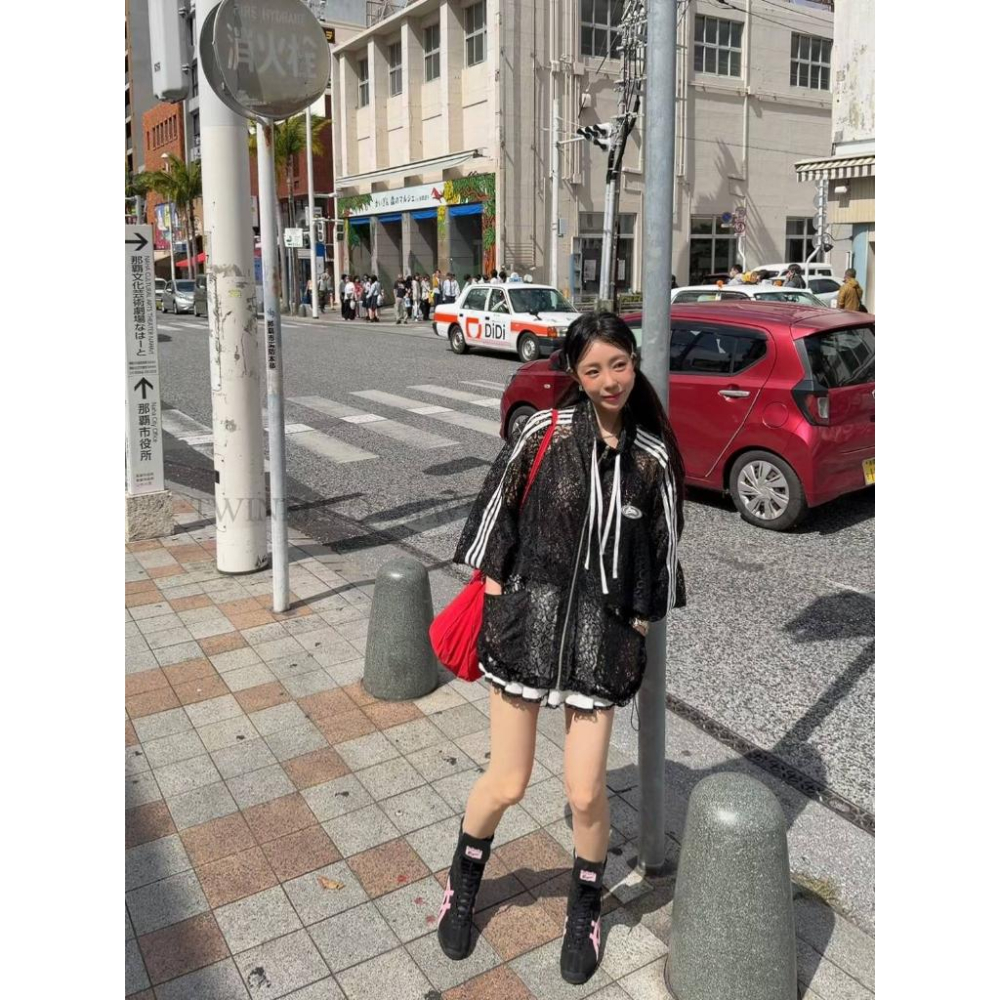 🎀TwinkleQ韓國代購BUY好物-預購✈️正韓🇰🇷 蕾絲外套 立領 線條 貼布 口袋 條紋蕾絲運動外套 外套-細節圖4