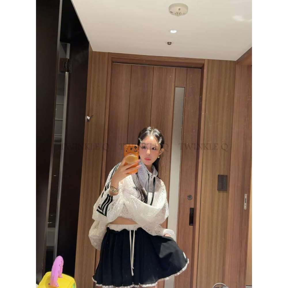 🎀TwinkleQ韓國代購BUY好物-預購✈️正韓🇰🇷 短裙 撞色蕾絲拼接短裙 運動風荷葉蛋糕裙 鬆緊 少女風 褲裙-細節圖8