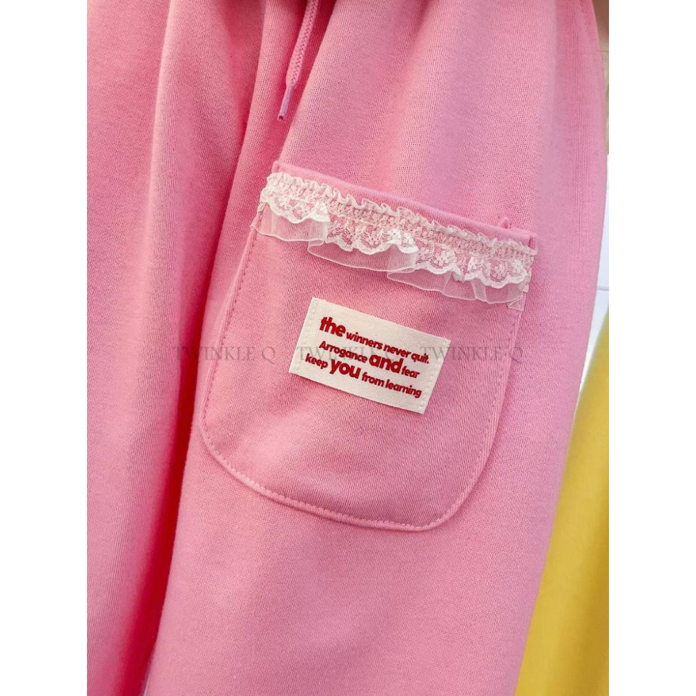 🎀TwinkleQ韓國代購BUY好物-預購✈️正韓🇰🇷 休閒長褲 口袋 蕾絲 貼布 束口褲 鬆緊 蕾絲口袋慢跑褲 長褲-細節圖2