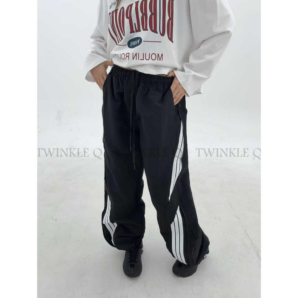 🎀TwinkleQ韓國代購BUY好物-預購✈️正韓🇰🇷 休閒長褲 線條 鬆緊 拉繩 拉鍊抽繩褲 居家 運動 長褲-細節圖5