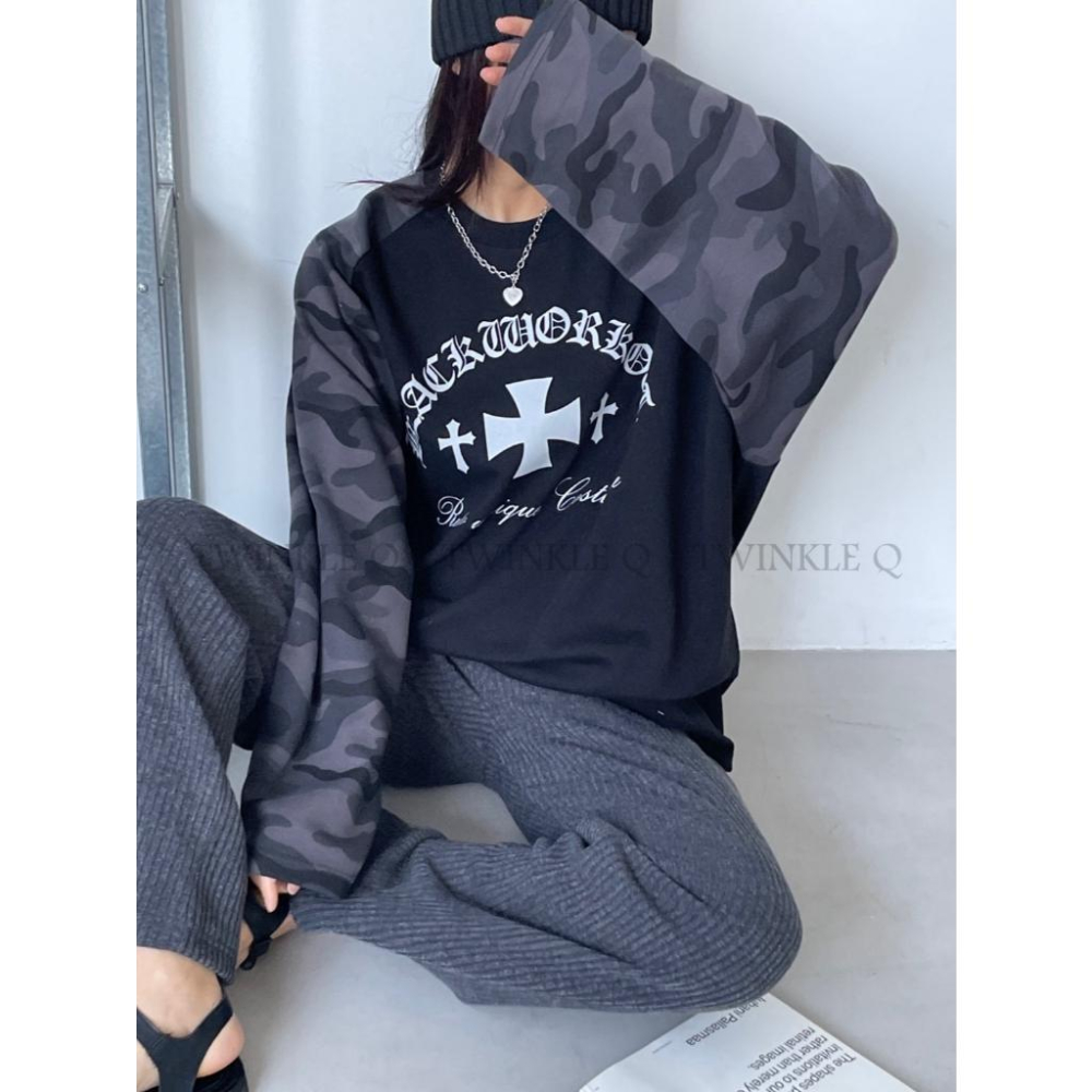 🎀TwinkleQ韓國代購BUY好物-預購✈️正韓🇰🇷 長袖上衣 迷彩 字母印花 拼色 撞色 寬鬆上衣 長袖t恤 長t-細節圖5