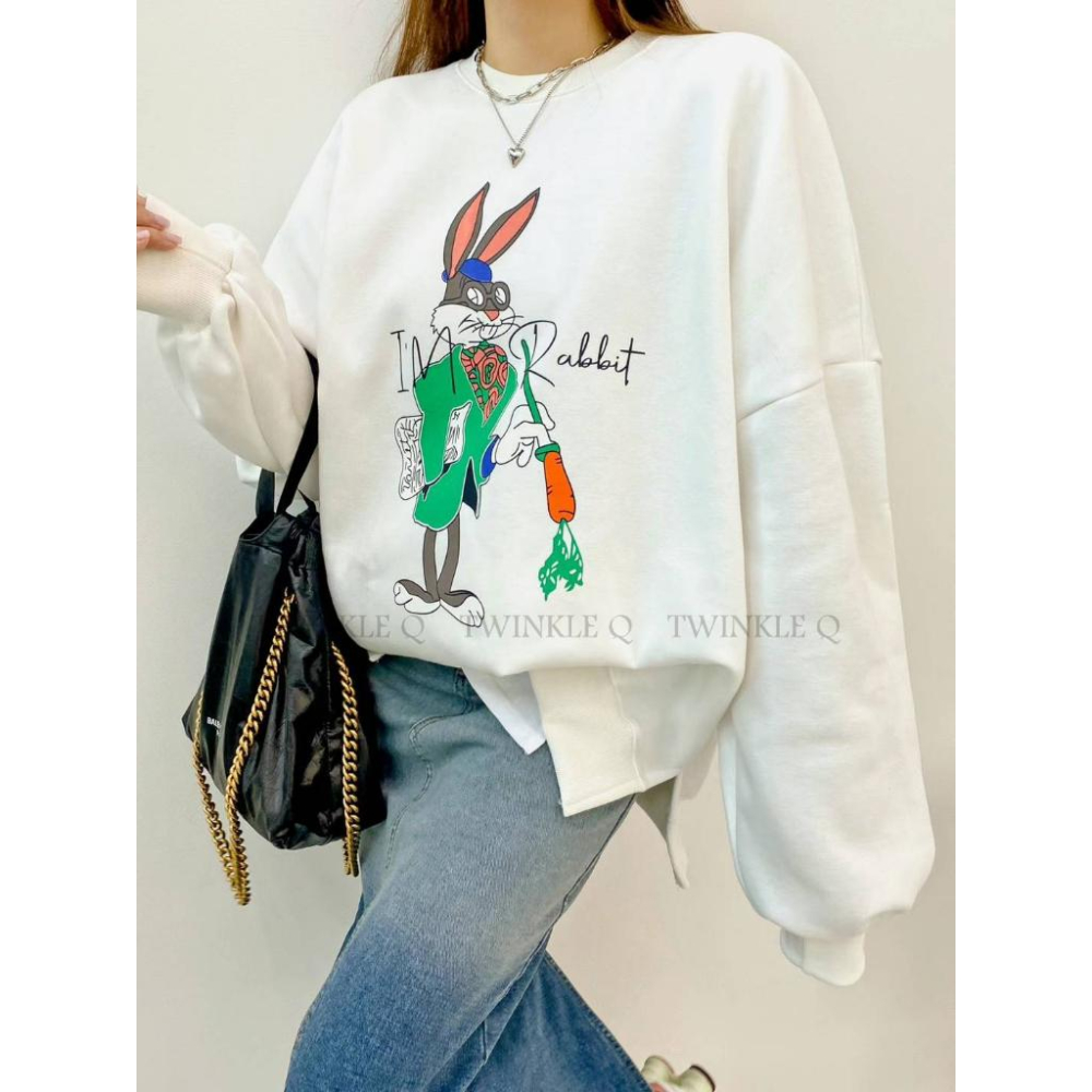 🎀 Twinkle Q韓國代購BUY好物-預購✈️正韓🇰🇷 大學t 畫家 兔兔 圖案印花 寬鬆上衣 長袖t恤 大學踢-細節圖2