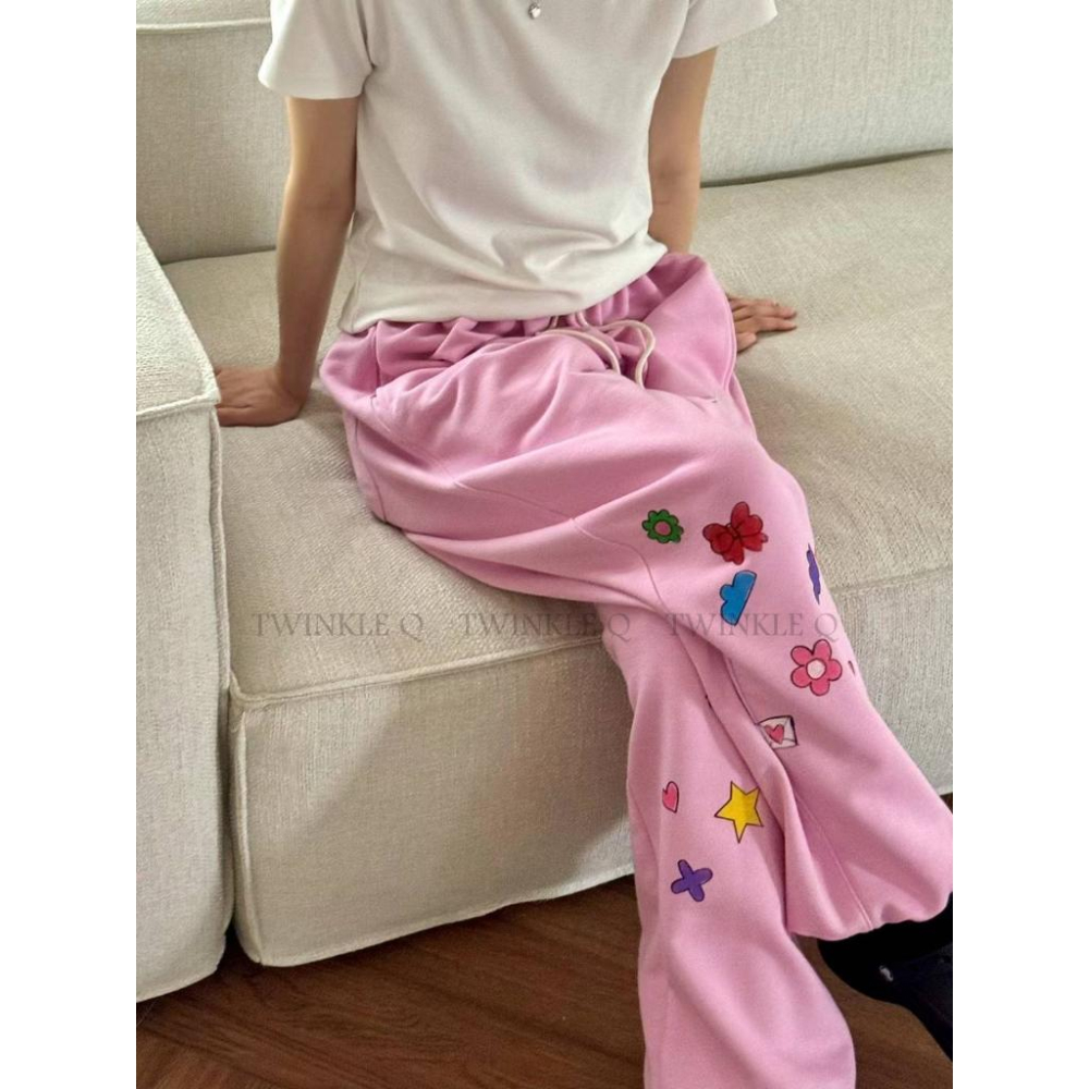 🎀 Twinkle Q韓國代購BUY好物-預購✈️正韓🇰🇷 休閒長褲 可愛 愛心 圖案 束口褲 縮口褲 寬鬆 運動 長褲-細節圖5